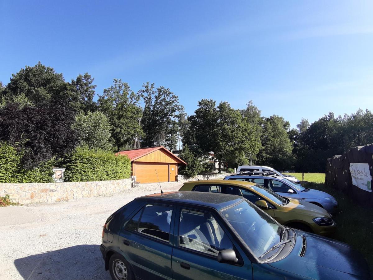 Apartmany Pod Lesem Rodvinov Bagian luar foto