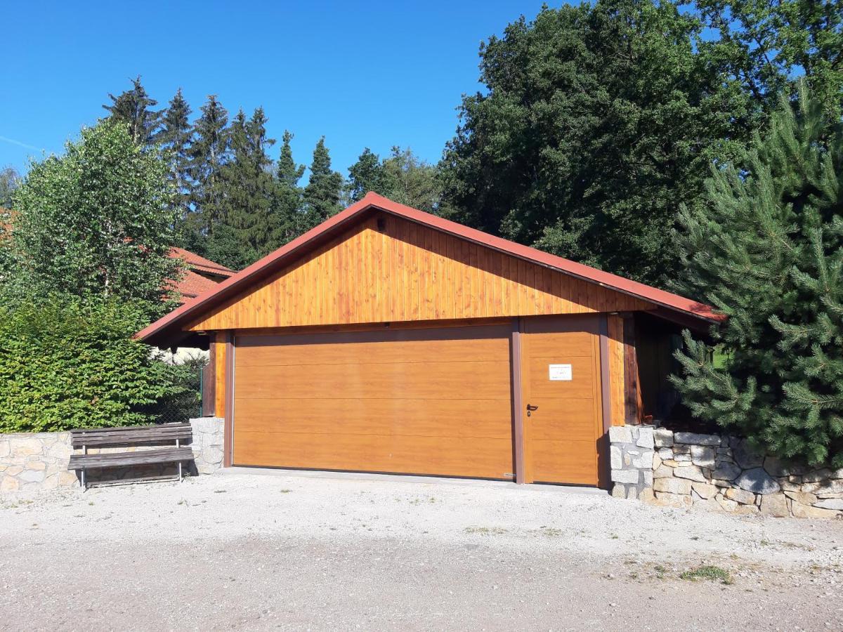 Apartmany Pod Lesem Rodvinov Bagian luar foto