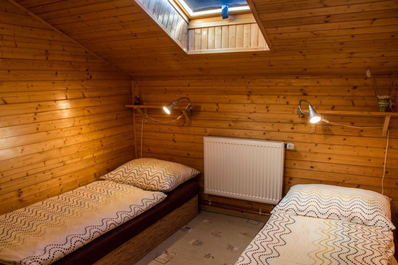 Apartmany Pod Lesem Rodvinov Bagian luar foto