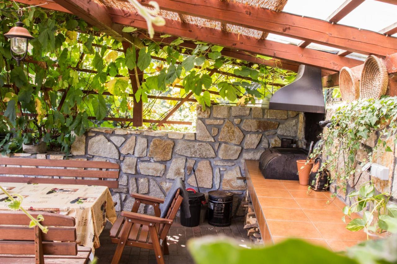 Apartmany Pod Lesem Rodvinov Bagian luar foto