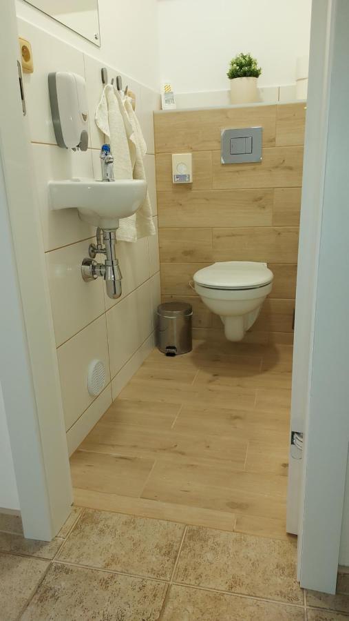 Apartmany Pod Lesem Rodvinov Bagian luar foto