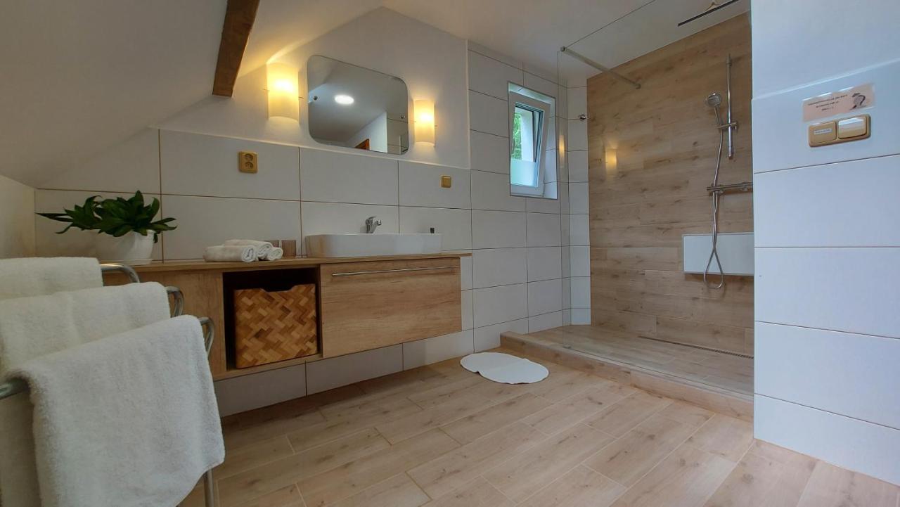 Apartmany Pod Lesem Rodvinov Bagian luar foto